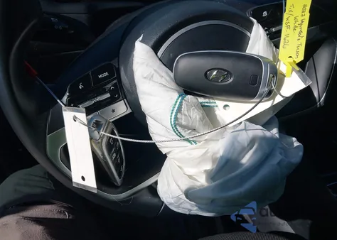 2022 Hyundai Tucson Sel z USA, uszkodzony, nr VIN 5NMJC3AE5NH153648